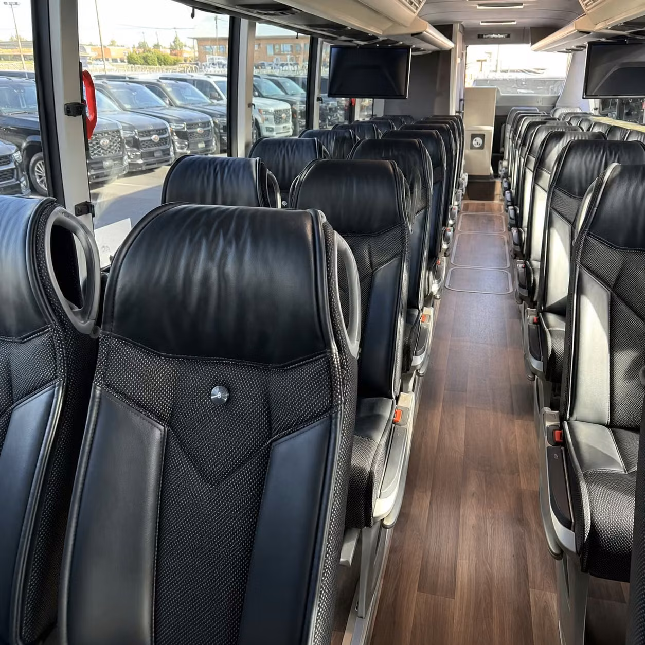 austin students can explore the texas state capitol and downtown landmarks by charter bus