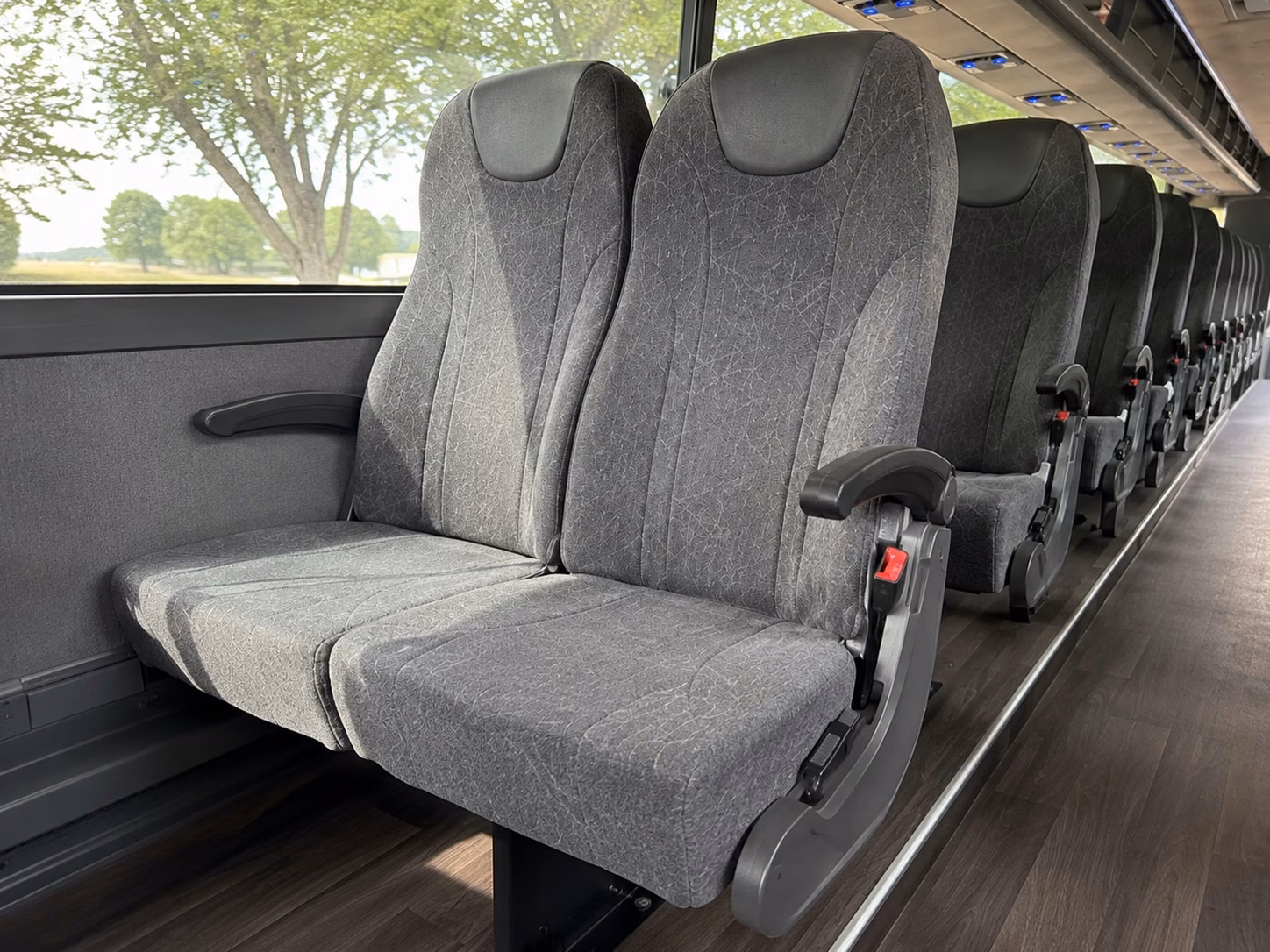 shuttle guests between austin hotels and your wedding venue without the headaches